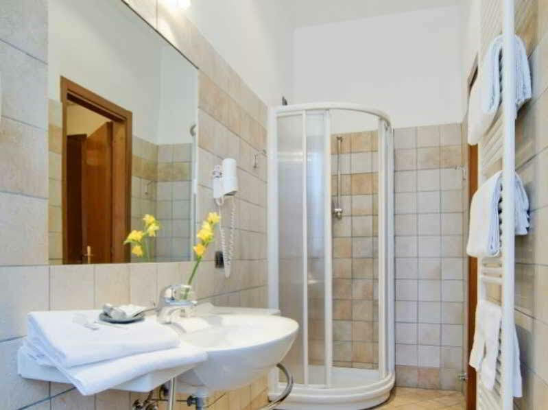 Antico Albergo Madonna Legnano Exterior photo